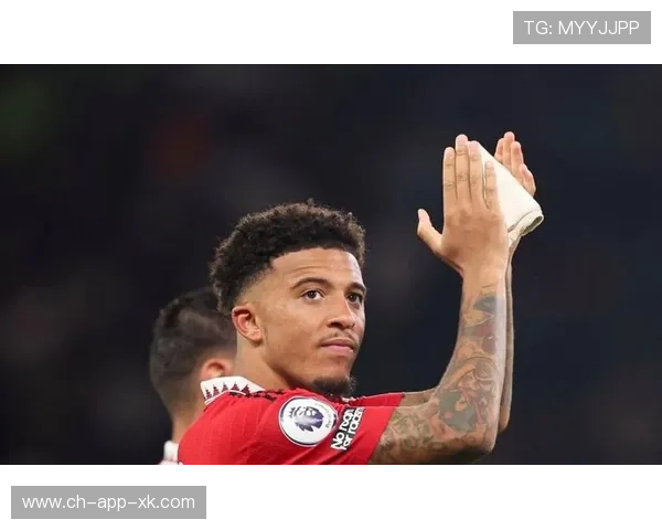 多特桑乔滑步变速后冷射——足球场上的艺术与力量